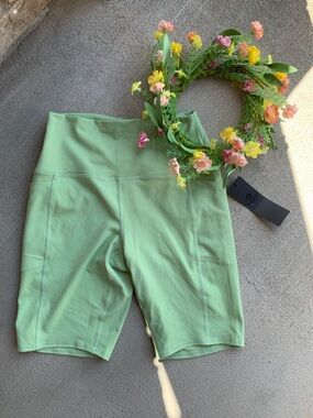 Mono b sage green bike shorts | NWT